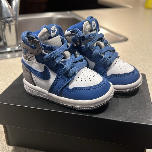 Jordan 1 - Picture 2 of 4